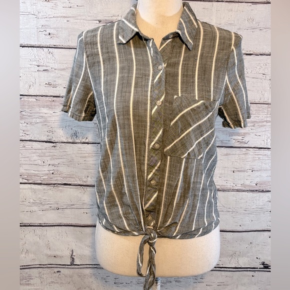 Universal Thread Tops - UNIVERSAL THREAD Button Down Shirt w Tie Bottom Gray w White Stripes-Medium